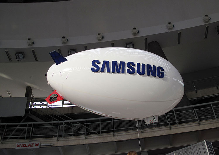 3-m-RC-Blimp-with-Samsung-logo
